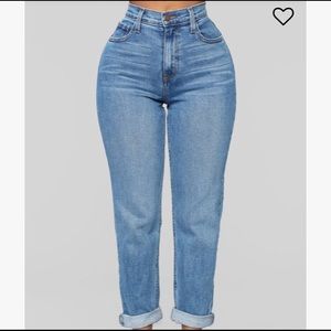 BRAND NEW Mom Jeans High-Waisted Size 3